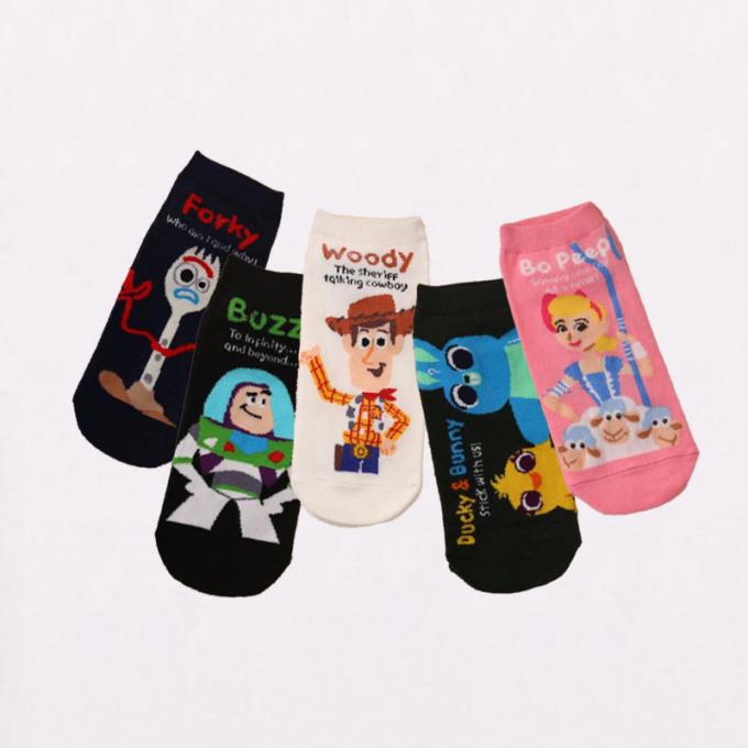 Calcetines al por mayor del tubo de la historieta para calcetines del equipo del algodón de la moda de los calcetines acogedores lindos de las mujeres los nuevos